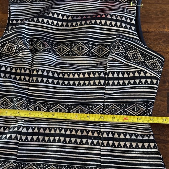 Chic Geometric Patterned Mini Dress - Picture 11 of 12